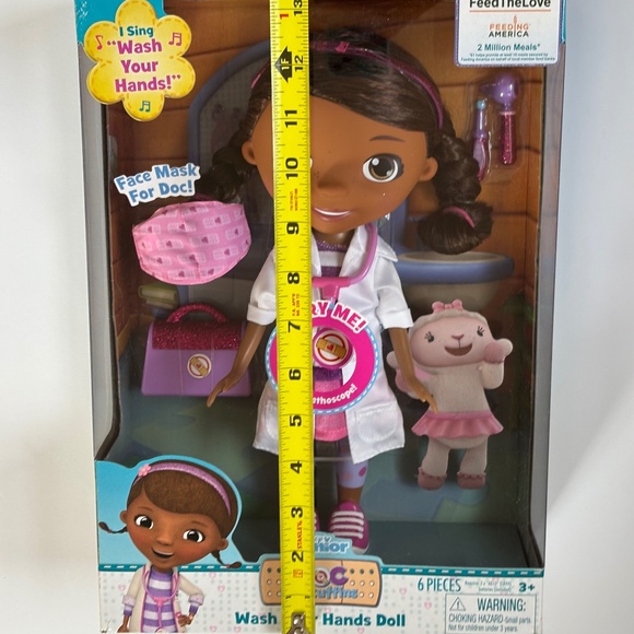 Disney Junior Doc McStuffins Wash Your Hands Talking Singing Doll 6-Piece NEW - Picture 10 of 10